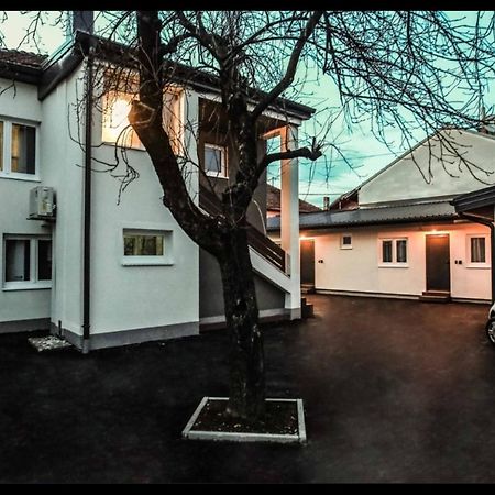 Polar Apartments Banja Luka Lpij Exteriör bild